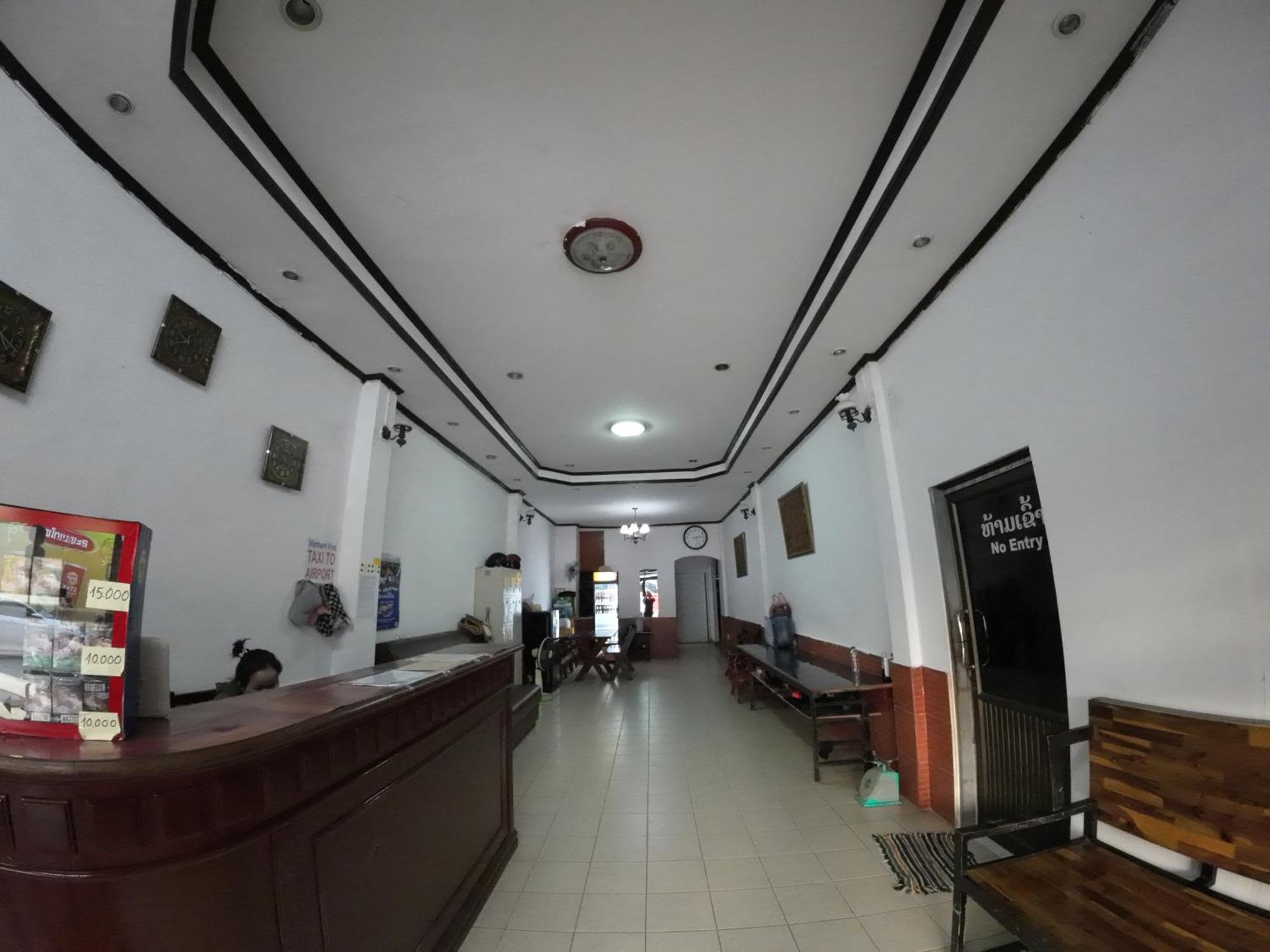 Intouch Guest House Вьентьян Экстерьер фото